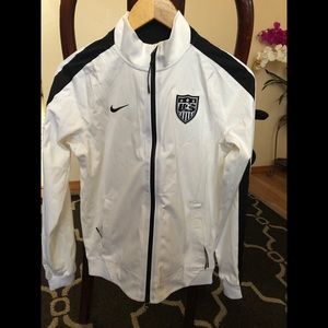 White nike sport jacket